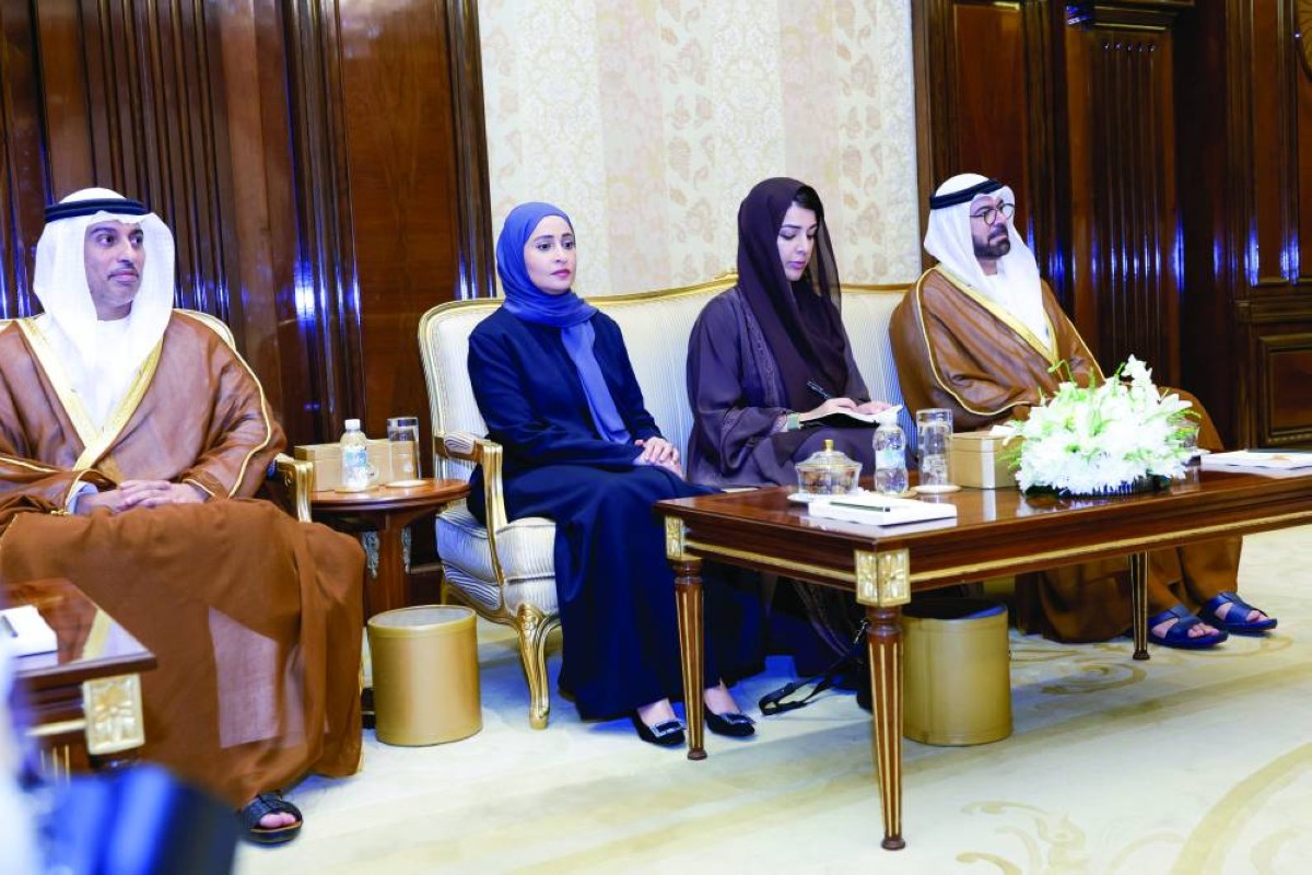 محمد القرقاوي وريم الهاشمي وأحمد الفلاسي وعهود الرومي خلال اللقاء