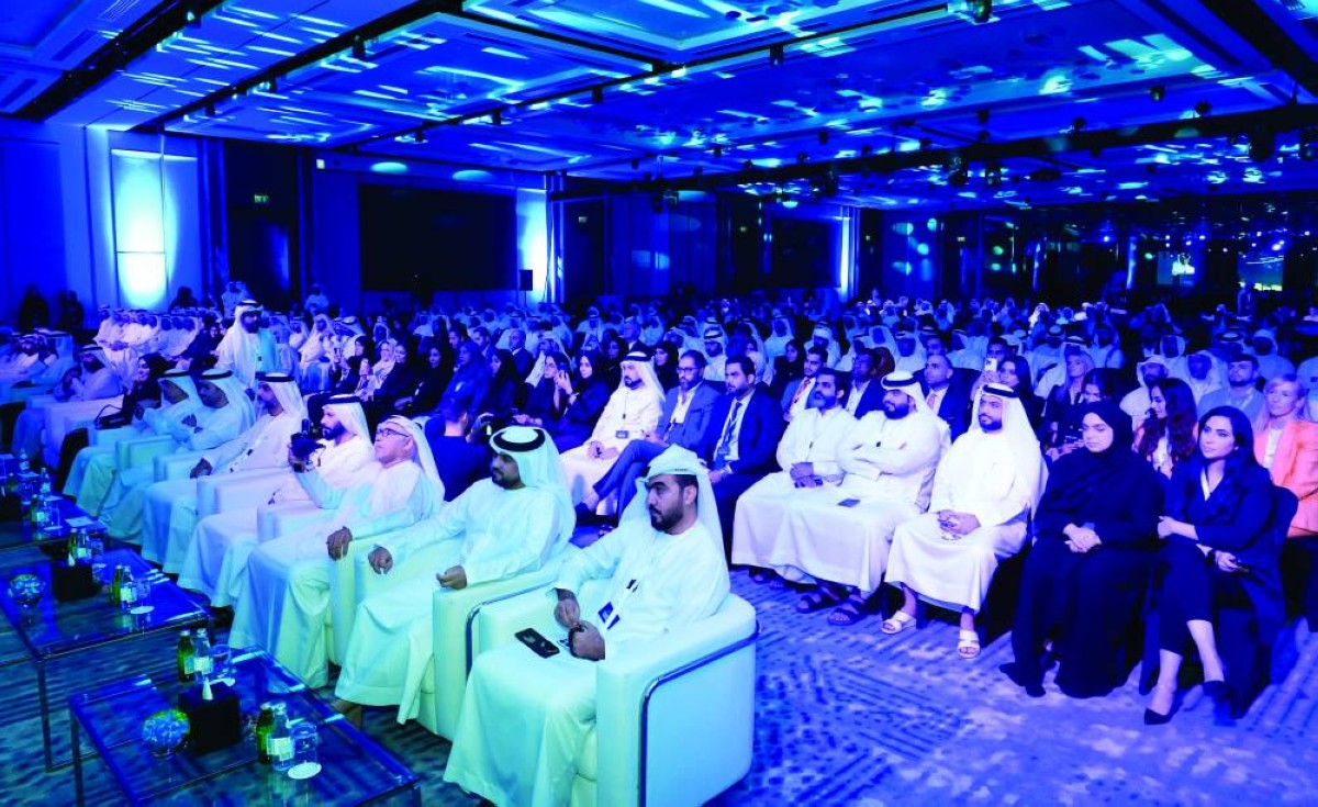  مروان بن غليطة وكبار المسؤولين والمشاركين في البرنامج الذي أطلقت مرحلته الثانية دائرة الأراضي والأملاك بدبي 