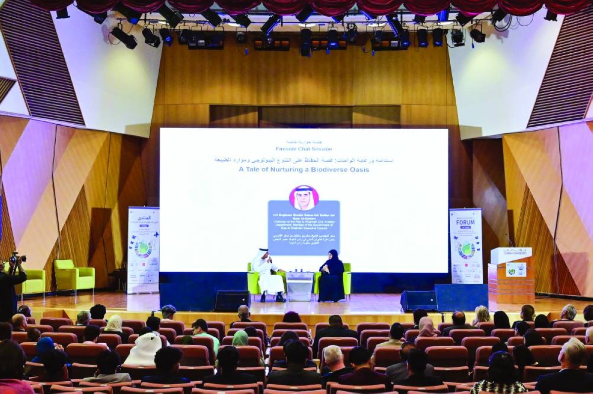 سالم بن سلطان بن صقر القاسمي خلال الجلسة الحوارية