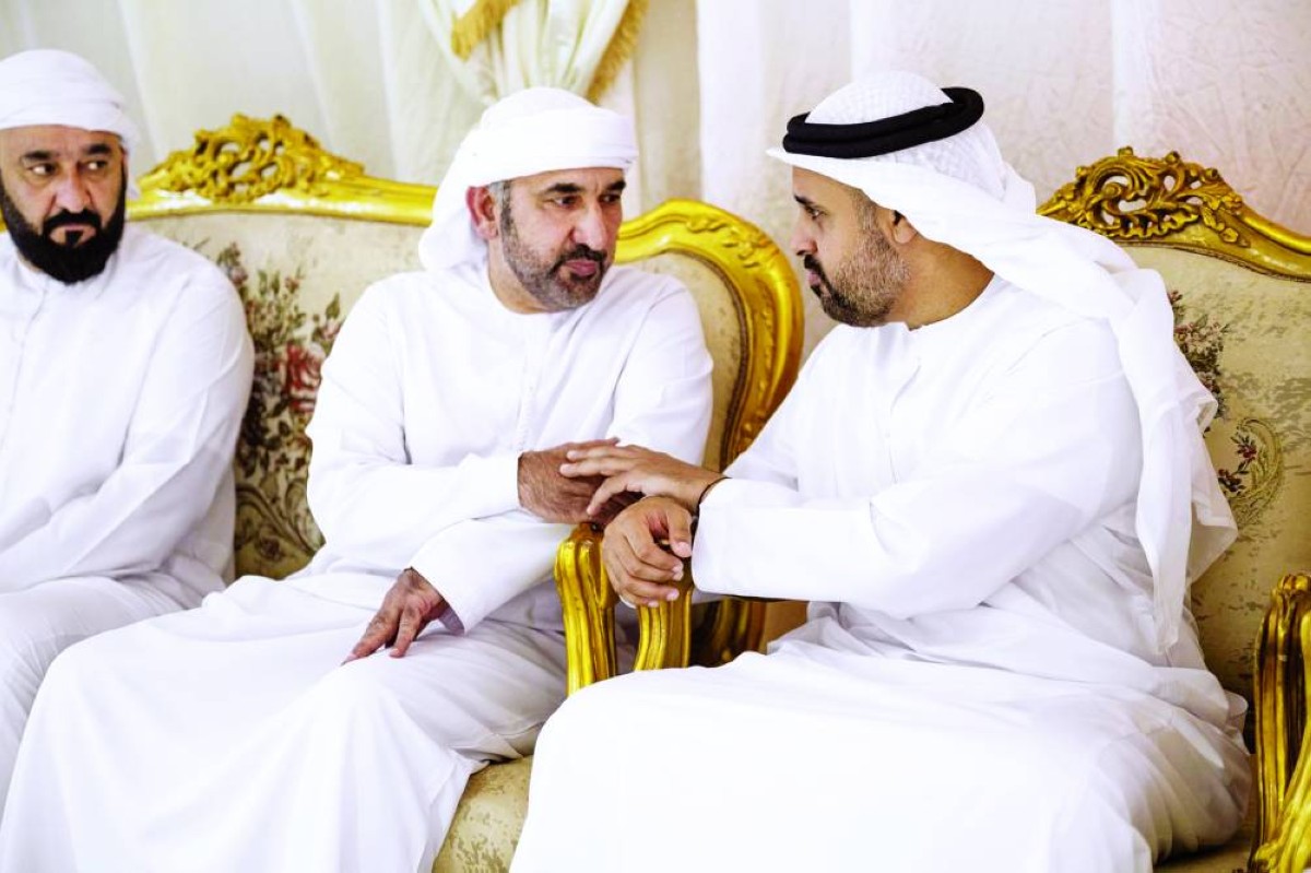 ذياب بن محمد بن زايد خلال تقديم واجب العزاء