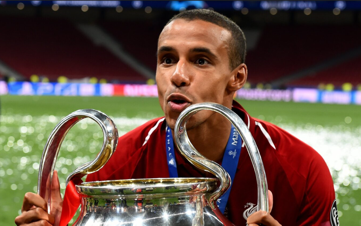 الكاميروني جويل ماتيب لاعب فريق ليفربول الإنجليزي السابق