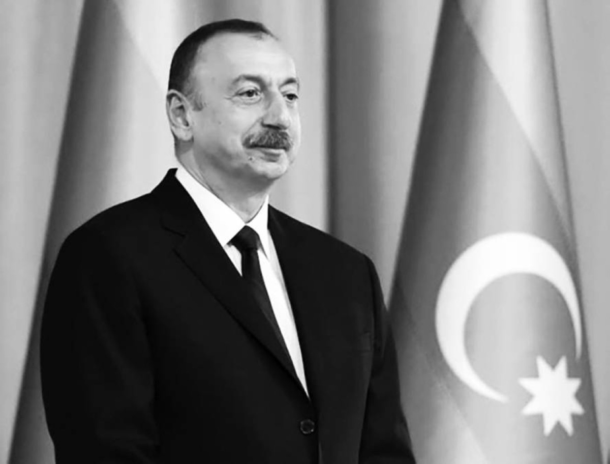 2003 - انتخاب إلهام علييف رئيساً لأذربيجان خلفاً لوالده حيدر علييف