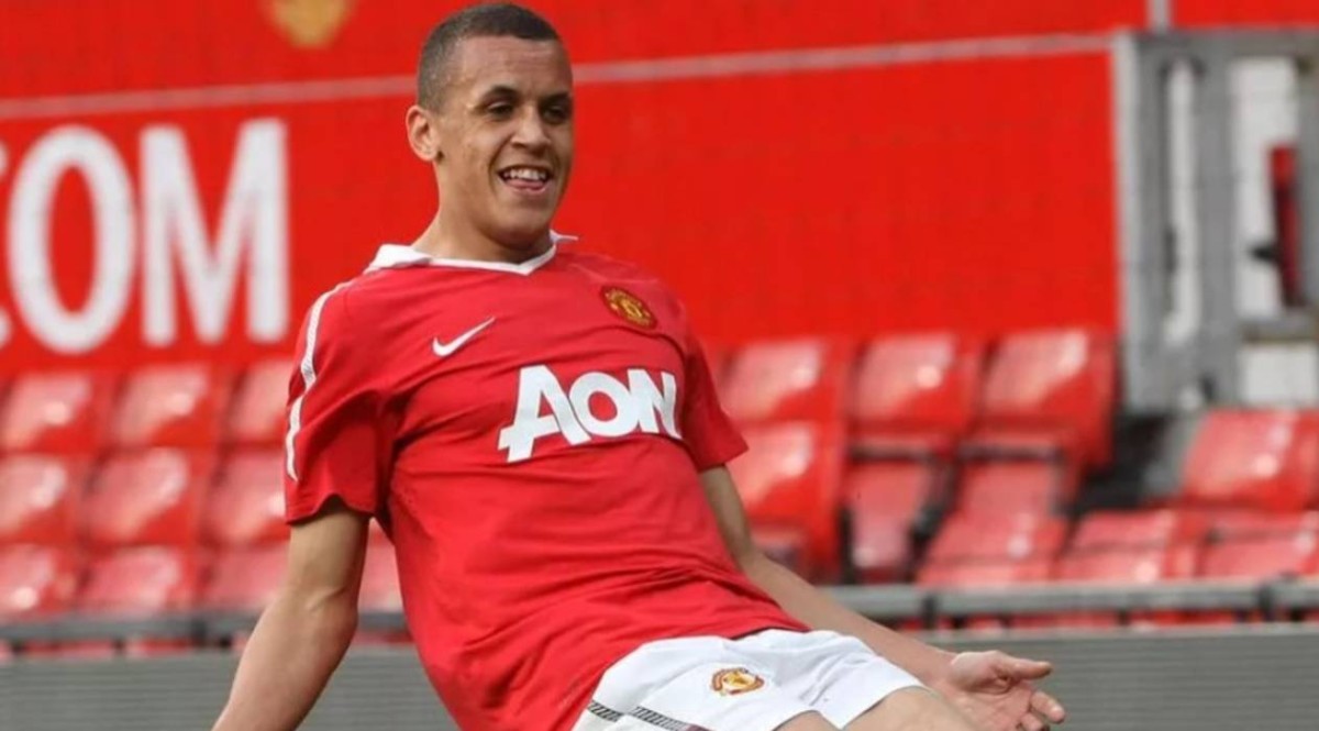 رافيل موريسون لاعب مانشستر يونايتد السابق ينضم لنادي بريسيشن الإماراتي | أرشيفية    