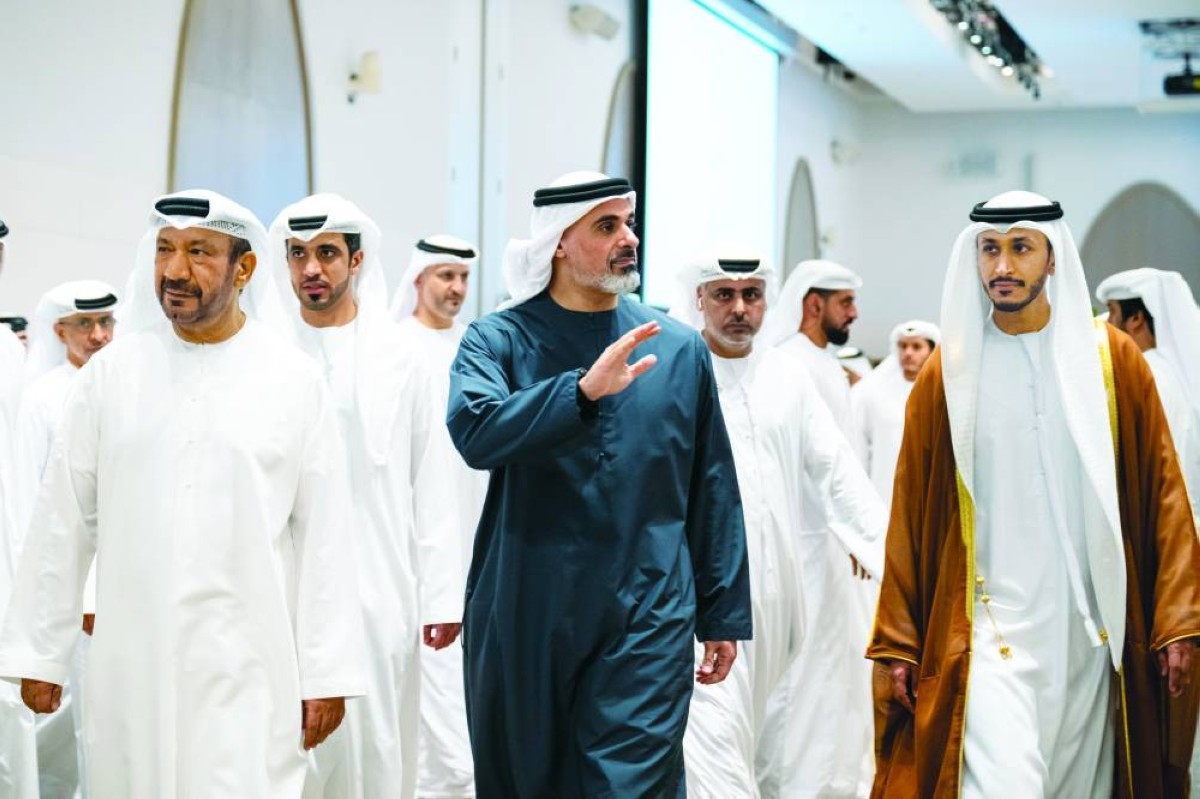 خالد بن محمد خلال حفل الاستقبال بحضور خليفة بن طحنون ومحمد الظاهري والعريس