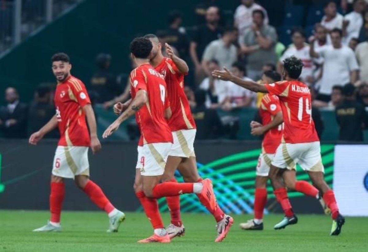 الأهلي يسعى لمصالحة جماهيره أمام سيراميكا بنصف نهائي السوبر المصري