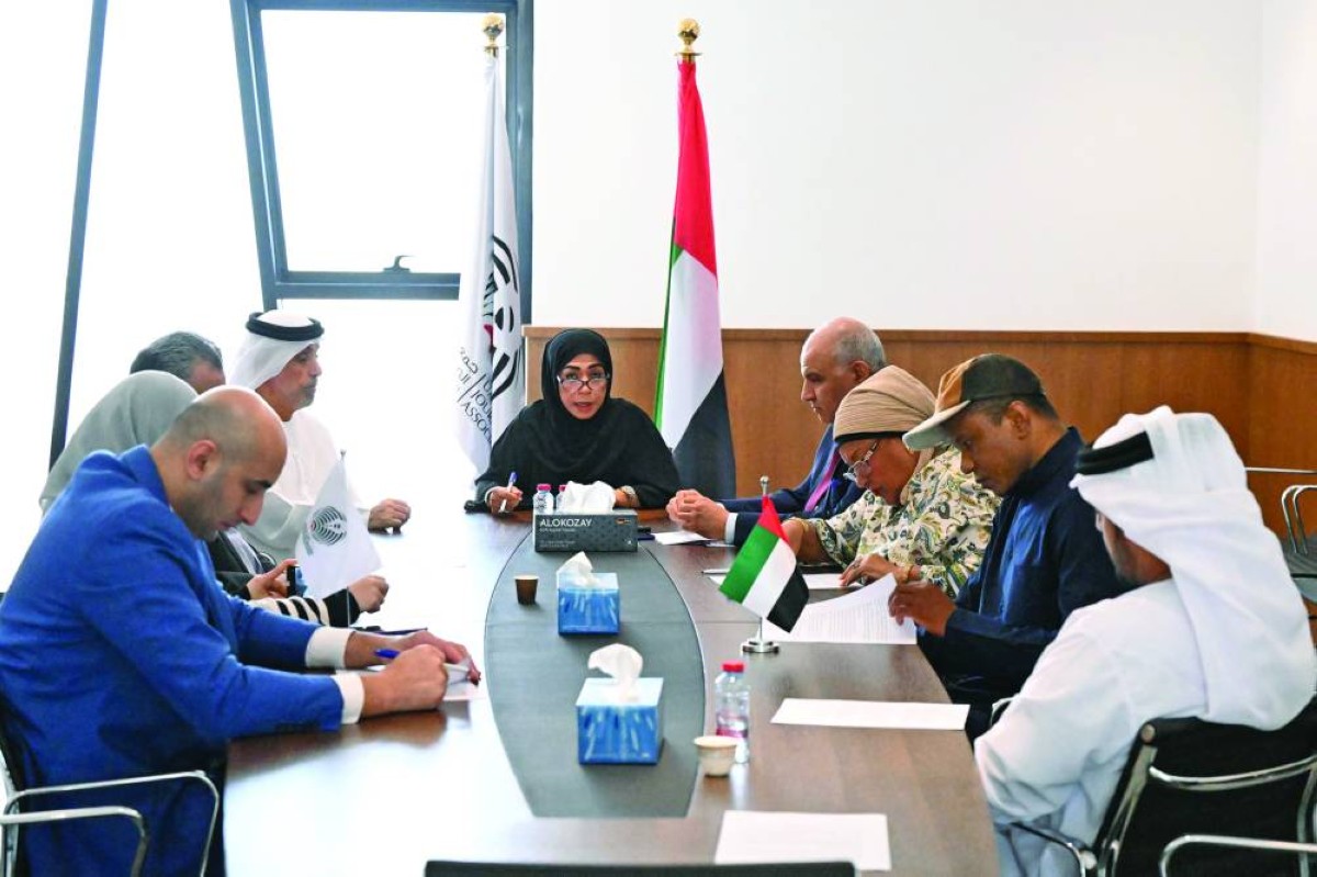 فضيلة المعيني متحدثة خلال المؤتمر الصحفي