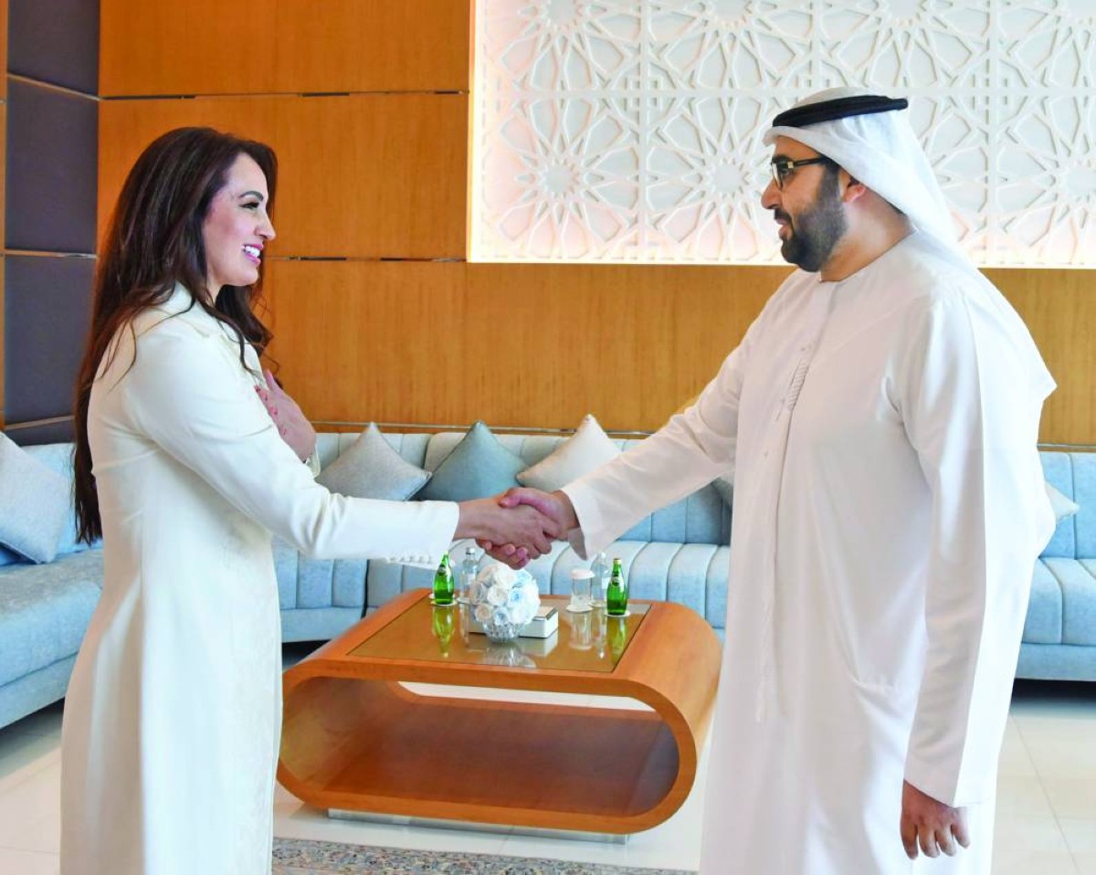راشد بن سعود خلال استقباله كارولين كونثر لوبيز