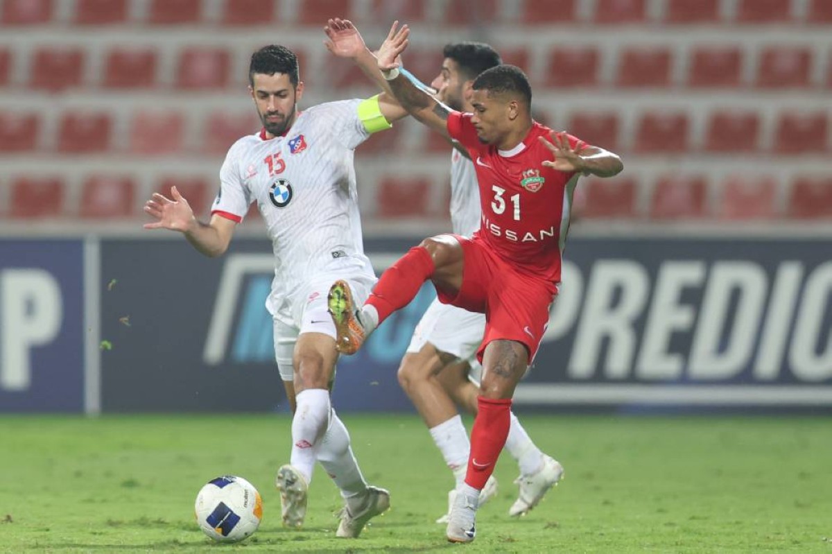 شباب الأهلي يمطر شباك الكويت الكويتي برباعية ويتصدر في دوري أبطال آسيا