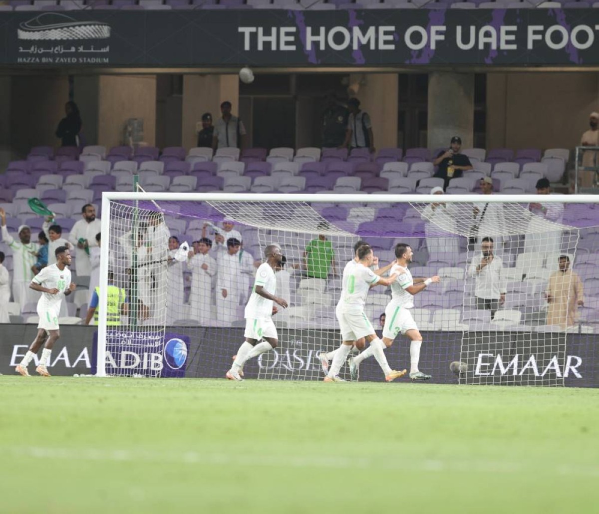 دبا الحصن يفرض التعادل على مضيفه العين 