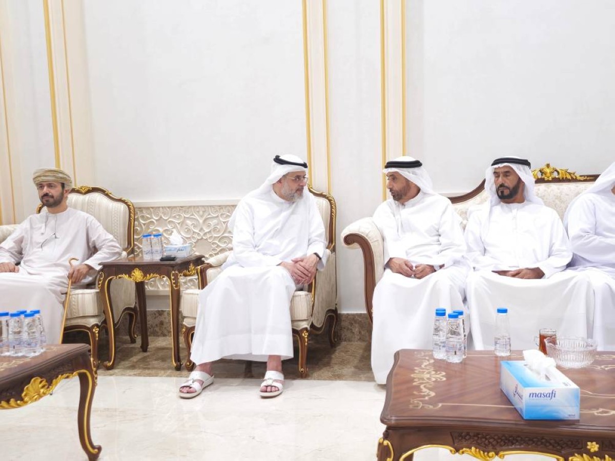 سلطان بن محمد بن سلطان القاسمي خلال العزاء