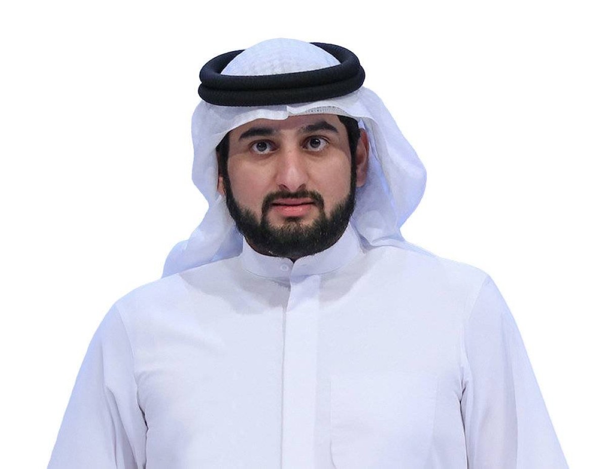 أحمد بن محمد يوجّه بإطلاق كأس فزاع لسباقات الصقور 12 يناير