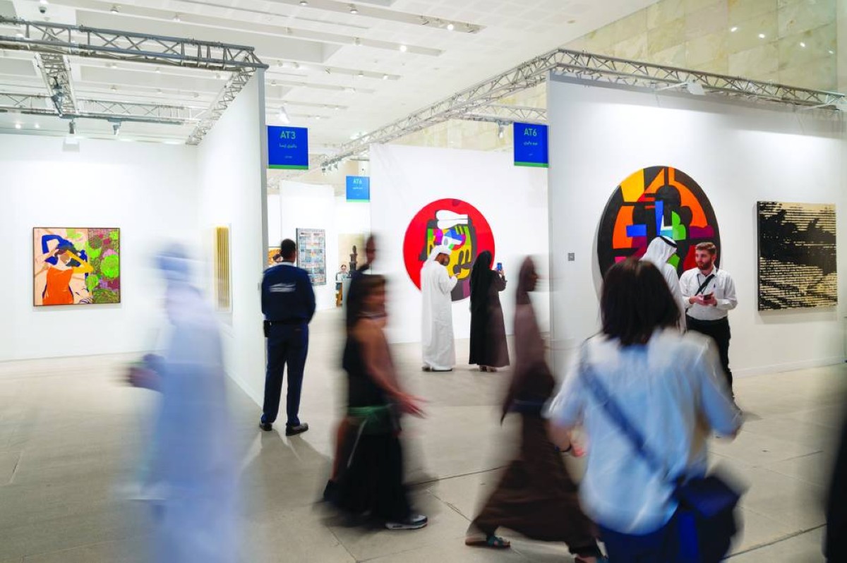 المعرض يحظى باهتمام واسع من عشاق المقتنيات