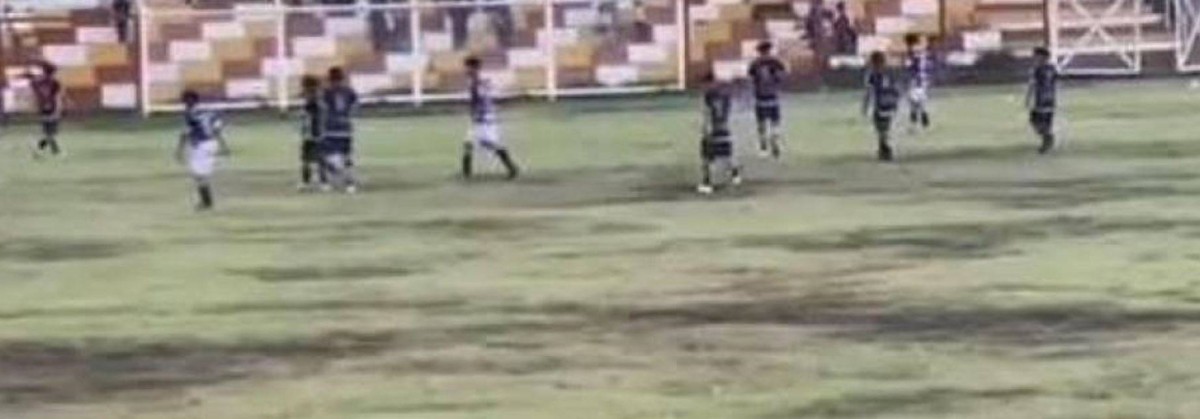 البرق يقتل لاعباً خلال مباراة كرة قدم في بيرو