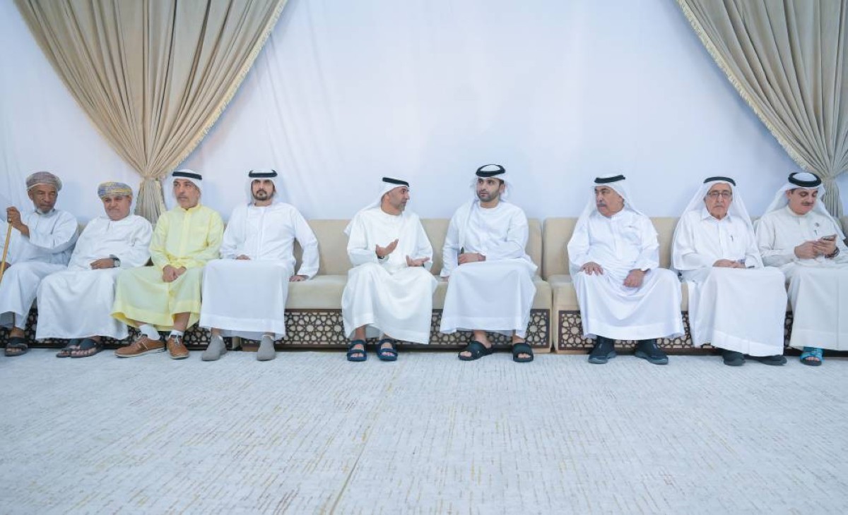 منصور بن محمد خلال تقديم واجب العزاء في وفاة عبدالرحيم أبو الشوارب | تصوير: أحمد المرزوقي
