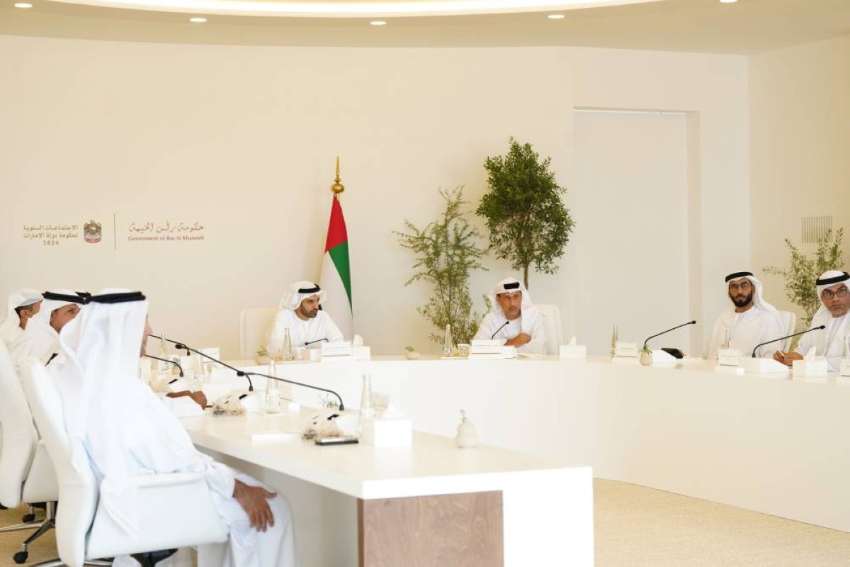 محمد بن سعود مترئساً اجتماع المجلس التنفيذي