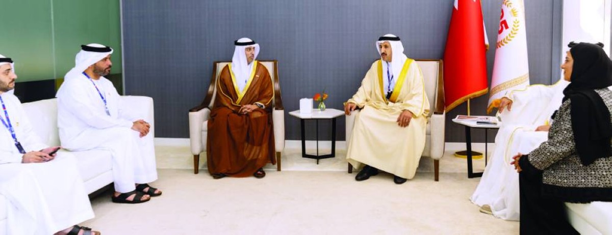 أحمد الفلاسي خلال لقاء عبدالله آل خليفة