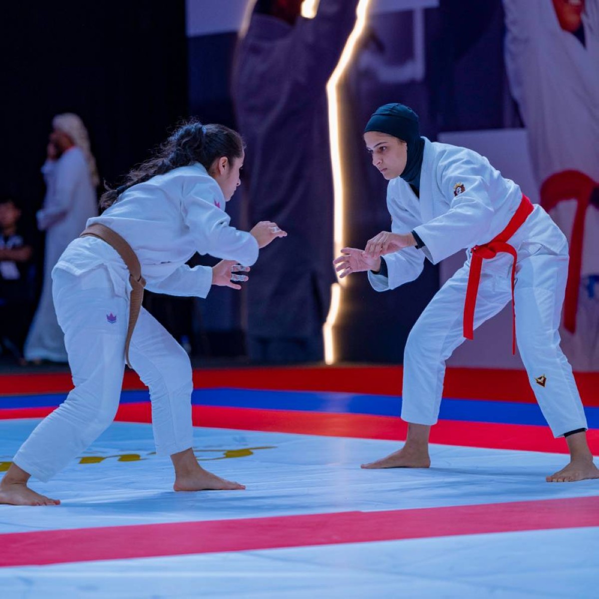 أسماء الحوسني تصنع التاريخ كأول إماراتية تتأهل لنهائي الحزام الأسود لفئة لمحترفين في بطولة أبوظبي العالمية للجوجيتسو