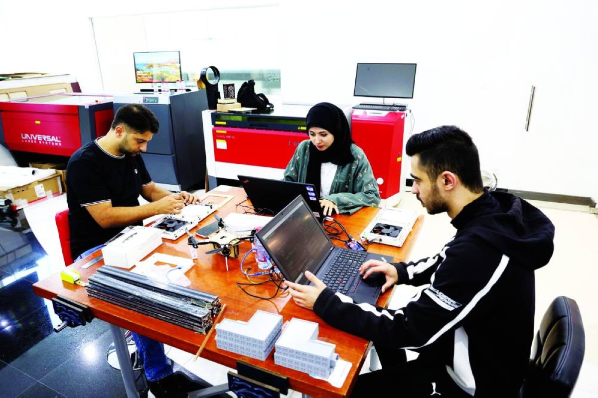 مجموعة من المشاركين في مسابقة «مبتكرون 2024»