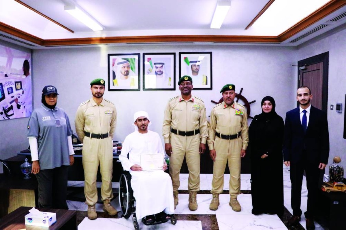 خلال التكريم |