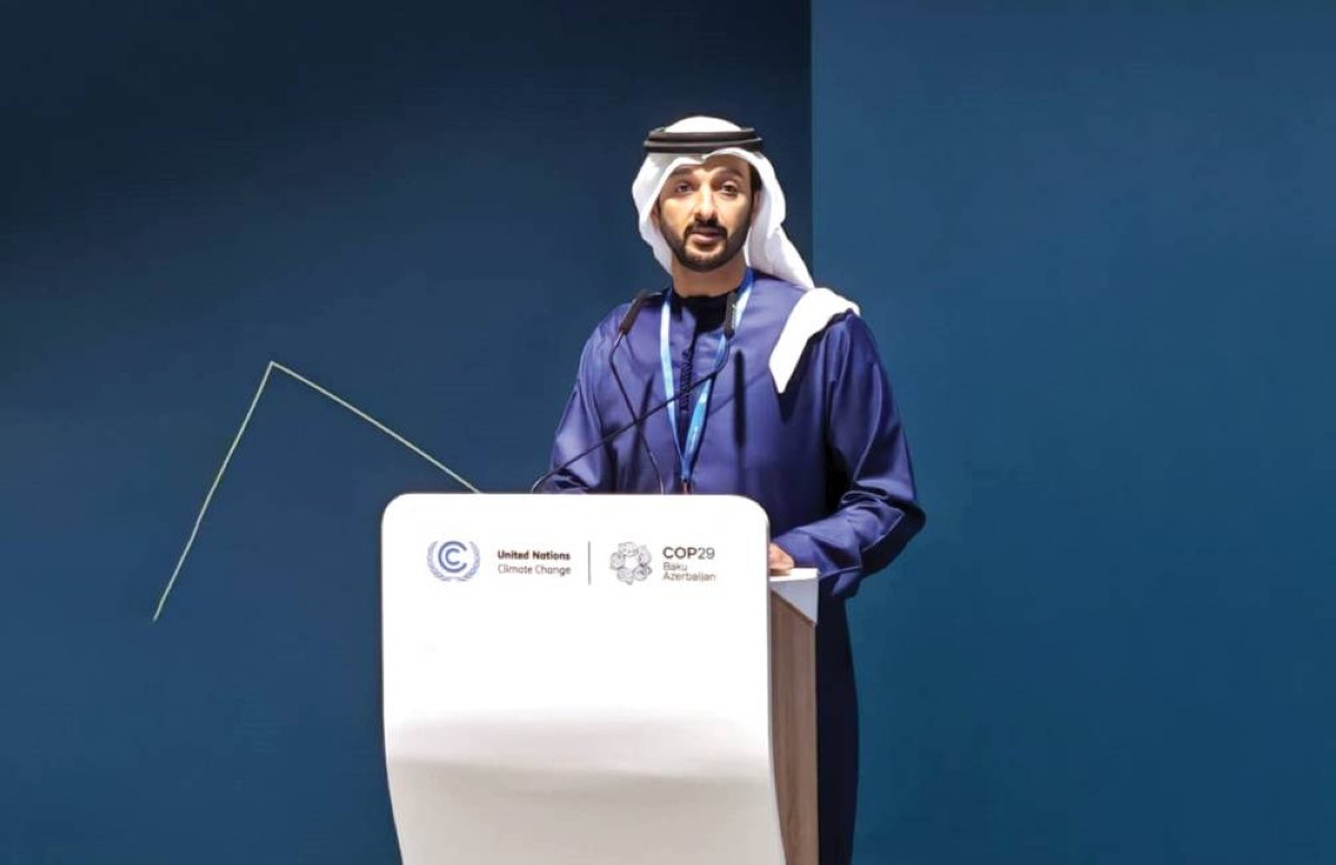 عبدالله بن طوق متحدثاً خلال الاجتماع