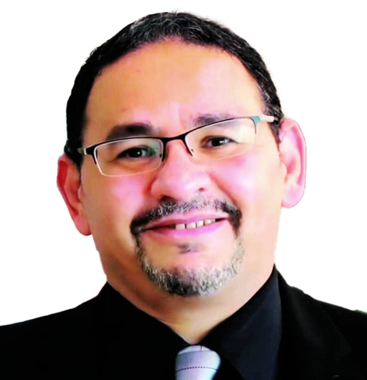 أيمن النقيب