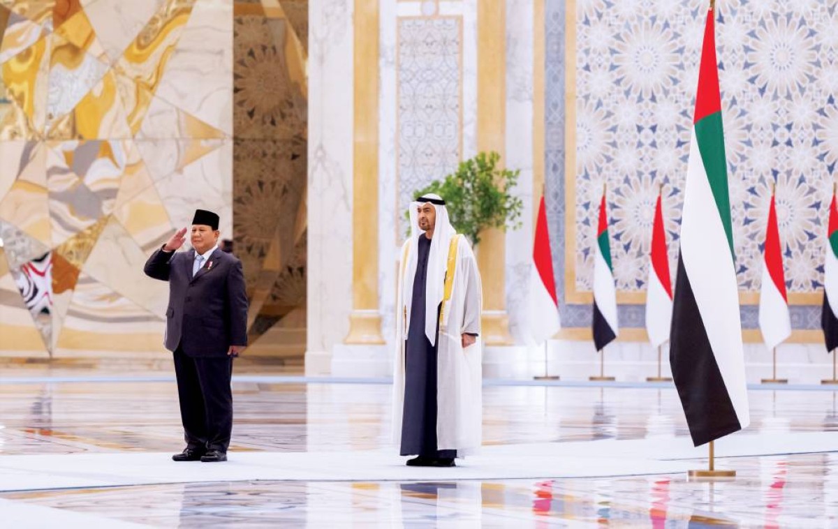  رئيس الدولة والرئيس الإندونيسي خلال الاستقبال 