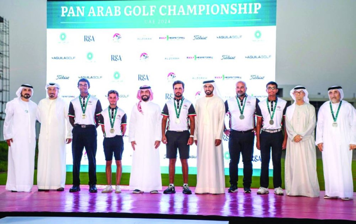 راشد النعيمي وفاهم القاسمي مع منتخب الإمارات بحضور عبدالله الهاشمي