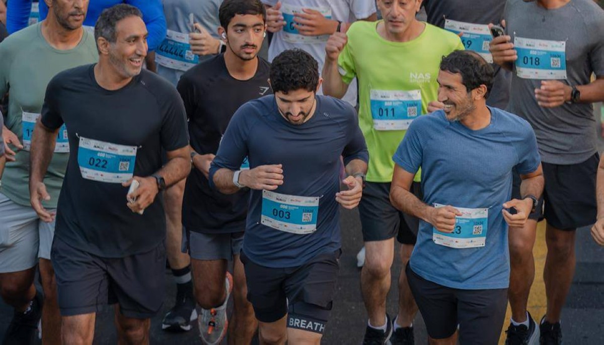 حمدان بن محمد يتقدم أكثر من 278,000 مشارك في النسخة السادسة من تحدي دبي للجري