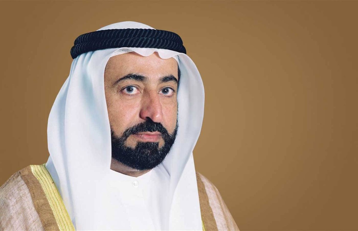 حاكم الشارقة يكشف عن أحدث إصداراته موسوعة "البرتغاليون في بحر عُمان"
