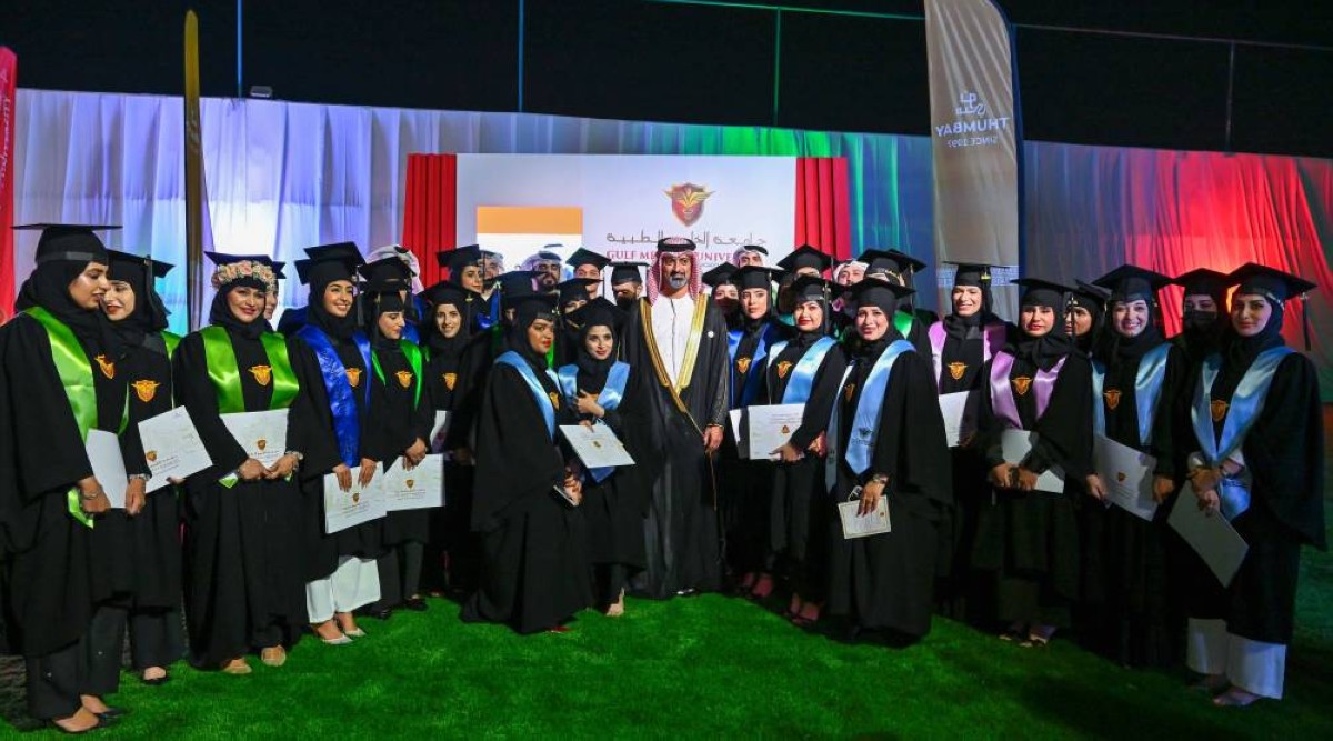 عمار النعيمي متوسطاً عدداً من الخريجين