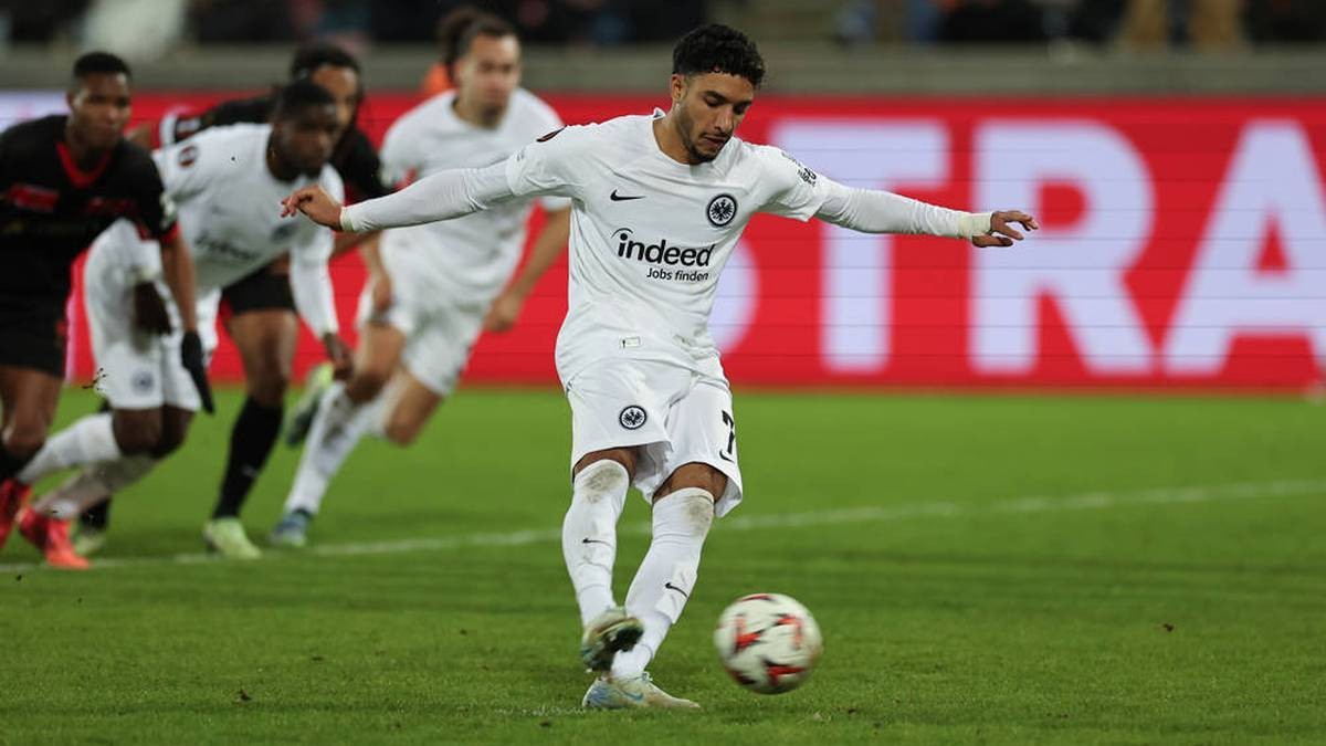 المصري عمر مرموش يواصل التوهج بالدوري الأوروبي