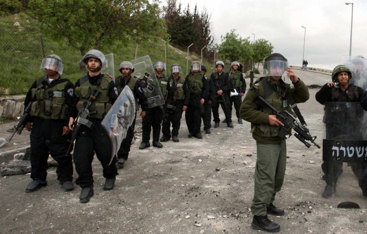 القوات الإسرائيلية تعتقل 15 فلسطينياً من الضفة الغربية