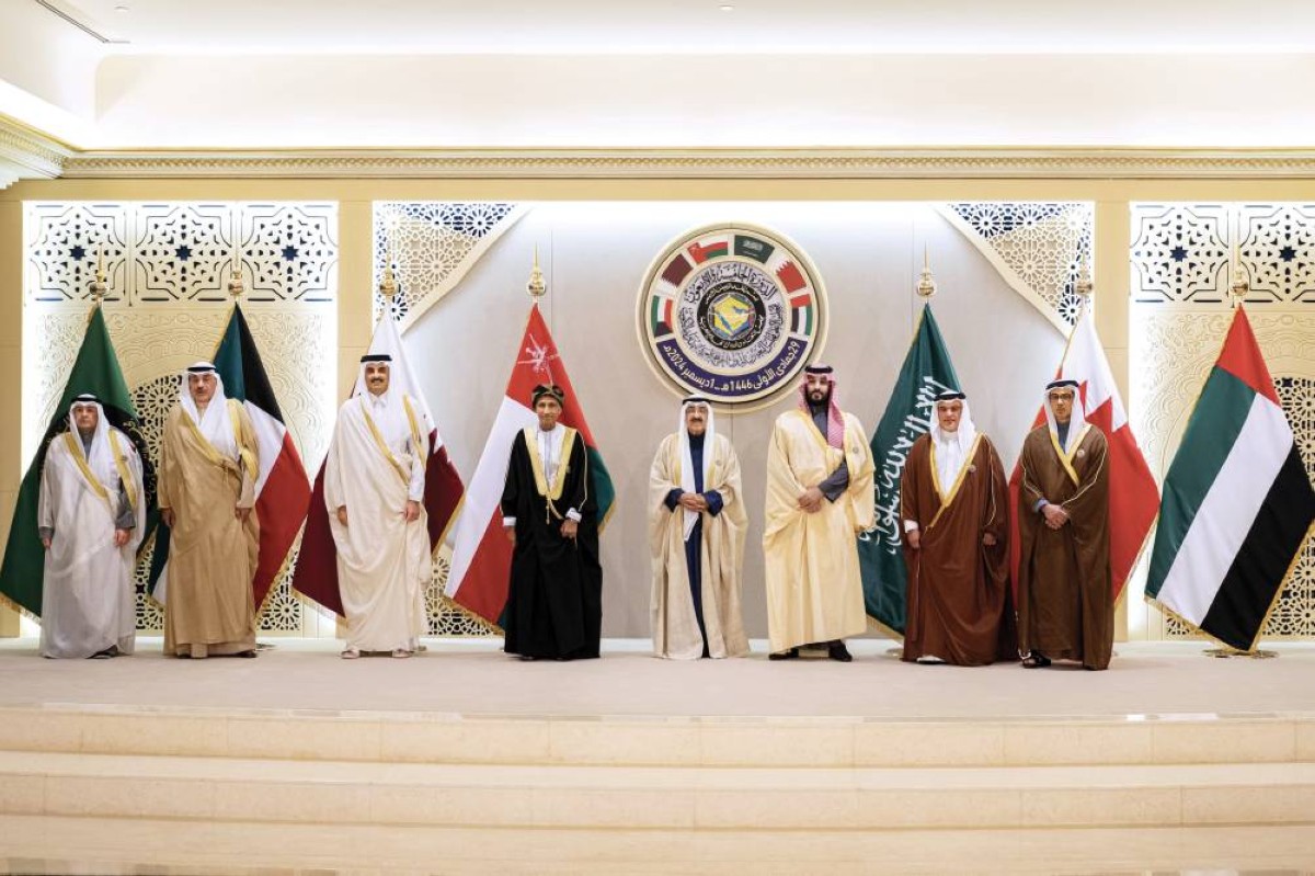 مشعل الصباح وتميم بن حمد ومنصور بن زايد ومحمد بن سلمان وصباح الصباح وسلمان بن حمد وفهد آل سعيد وجاسم البديوي
