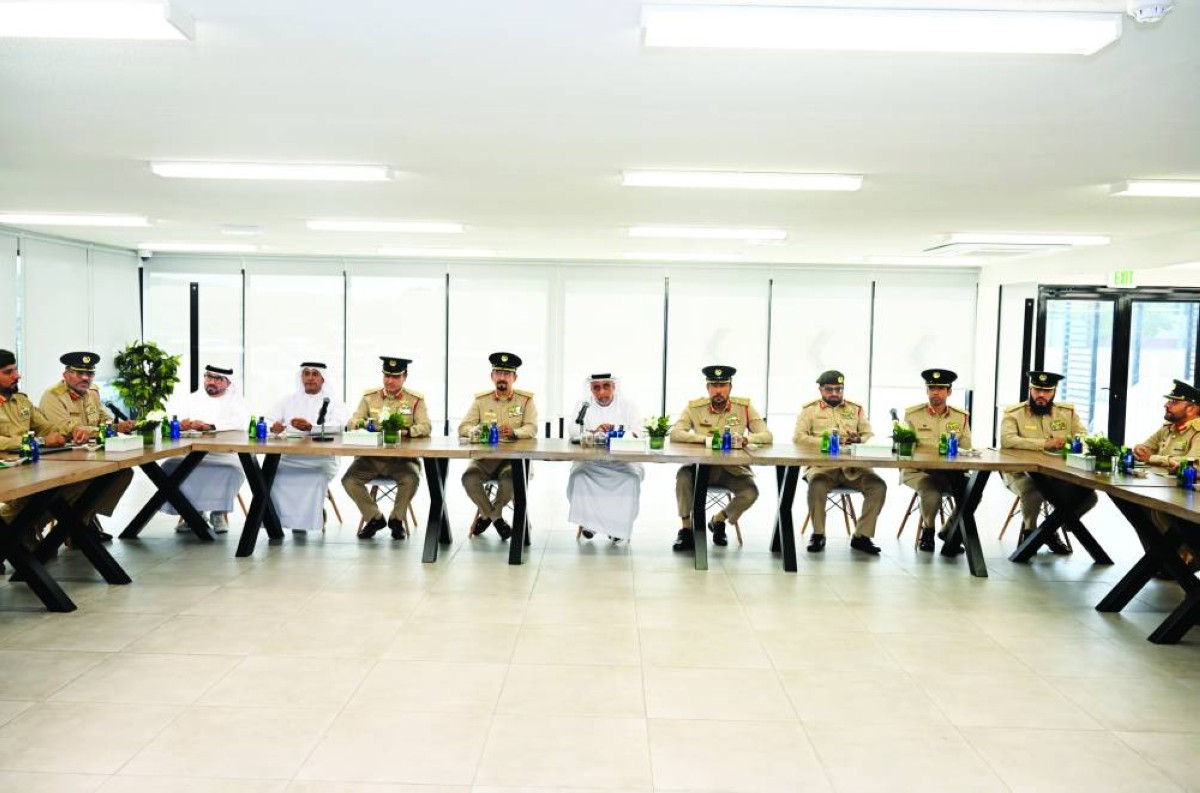 خليل المنصوري مترئساً اجتماع مجلس القيادات التنفيذية