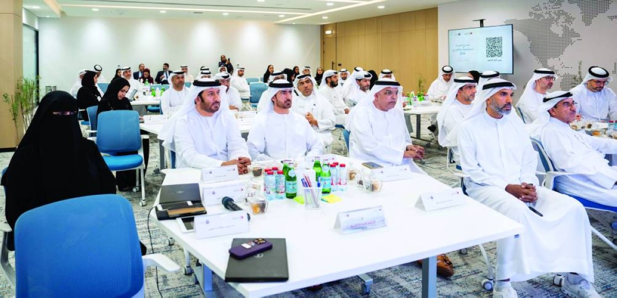 سيف السويدي وعبد القارد موسى وعيسى الشريف والمشاركون في الخلوة
