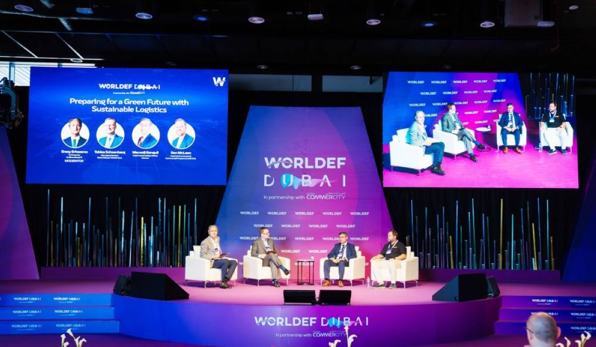 جانب من إحدى الجلسات النقاشية خلال المنتدى بدبي