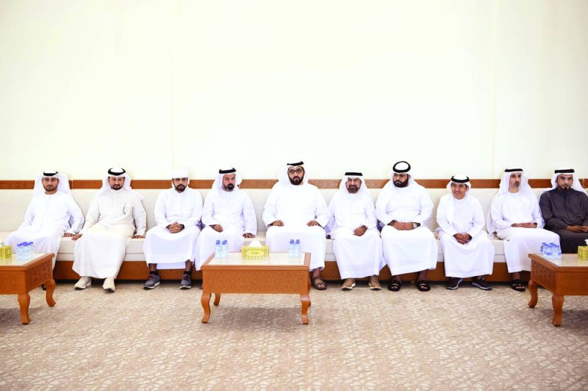 راشد بن سعود خلال تقديم واجب العزاء