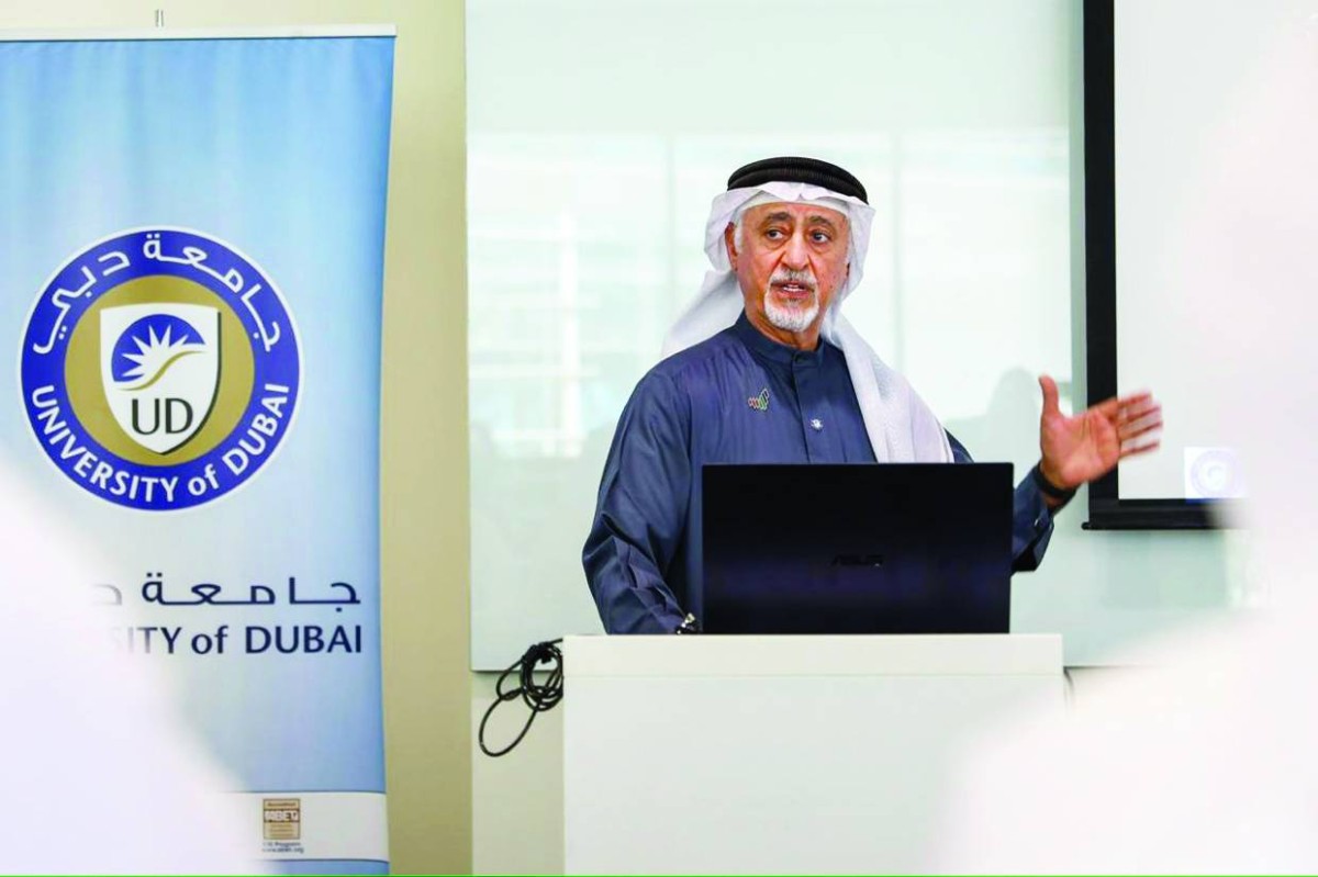 عيسى البستكي خلال حفل الإطلاق 