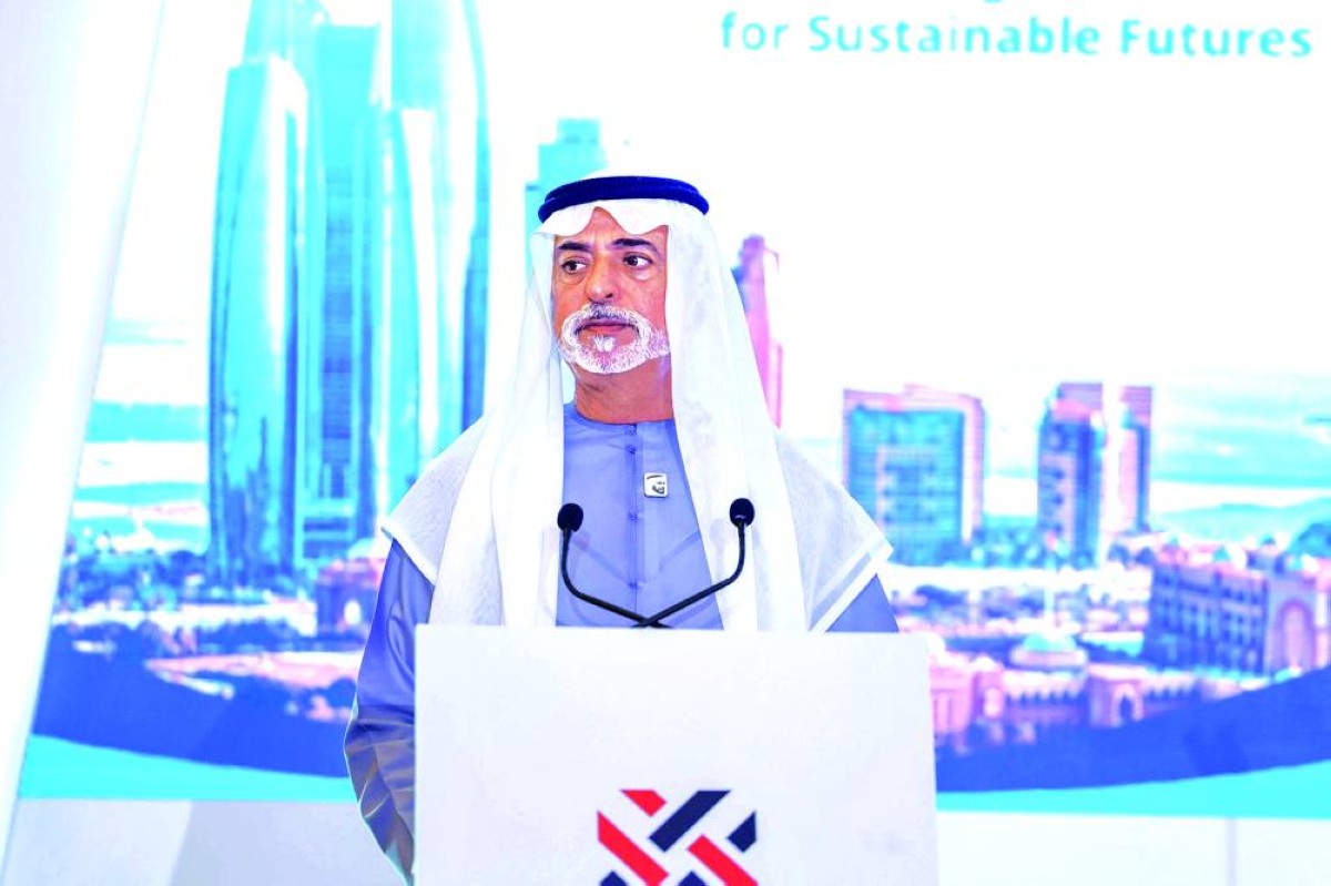 نهيان بن مبارك خلال المؤتمر