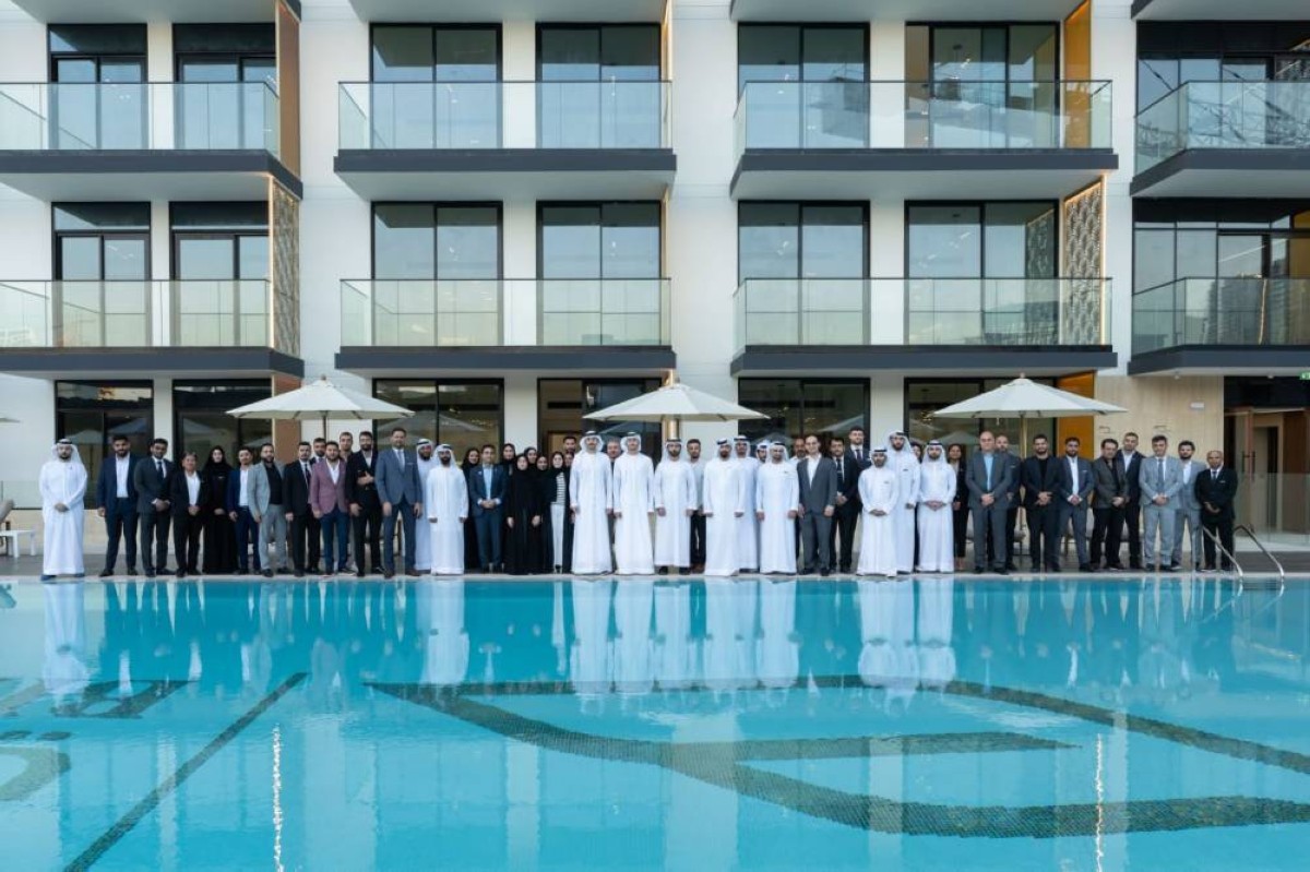 خلال تسليم أحد المشاريع