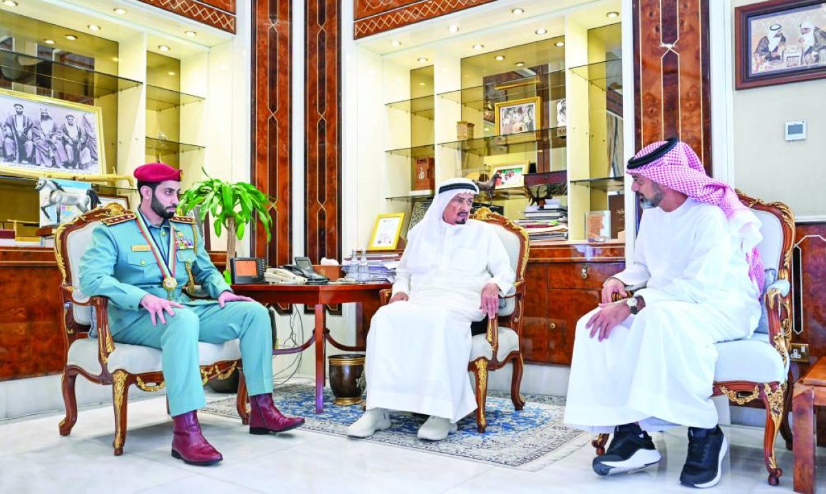 حميد النعيمي وعمار بن حميد وراشد بن حمدان خلال اللقاء