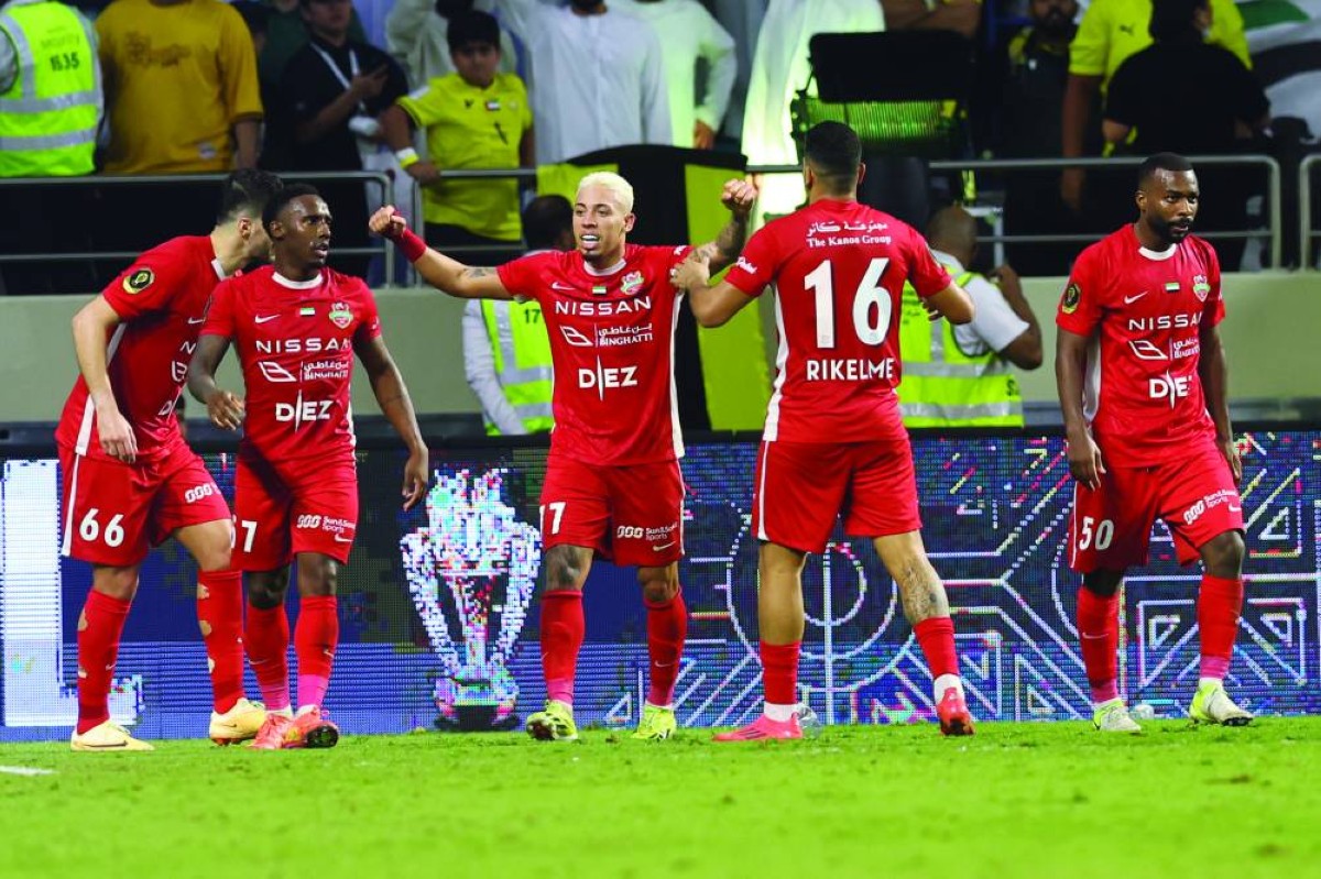 لاعبو شباب الأهلي حسموا اللقاء ونالوا الكأس