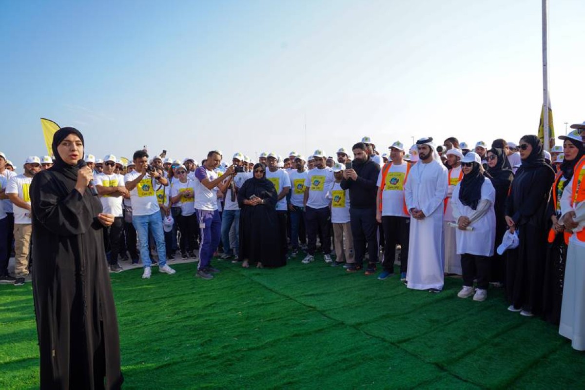 آمنة الضحاك والمسؤولون والمشاركون في ختام حملة «الإمارات نظيفة»