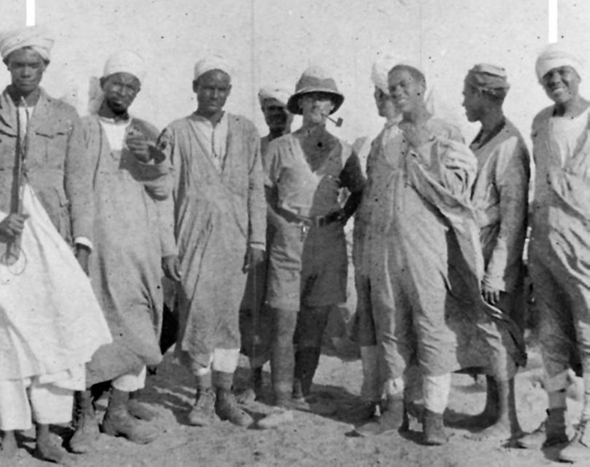 1914 - إنجلترا تعلن فرض «الحماية» على مصر وتخرجها من تحت جناح الدولة العثمانية.