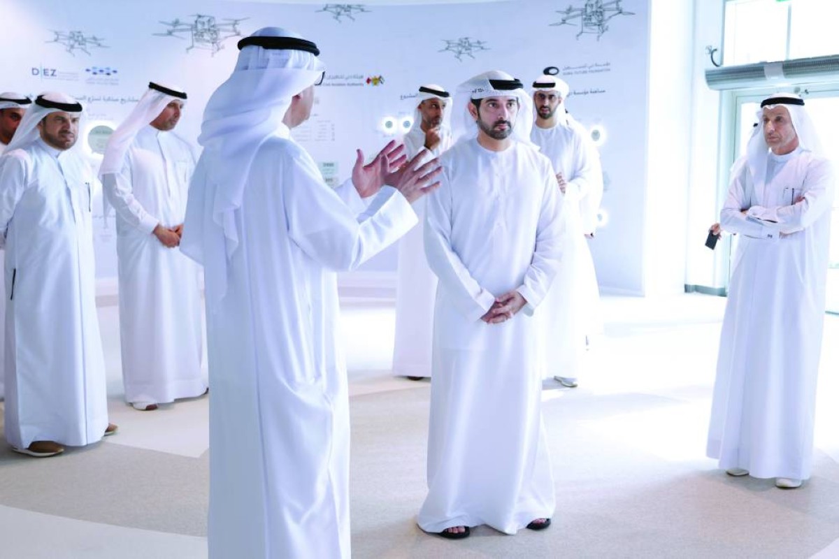 حمدان بن محمد وعمر العلماء وطلال بالهول ومحمد الزرعوني وأحمد المهيري وخلفان بلهول