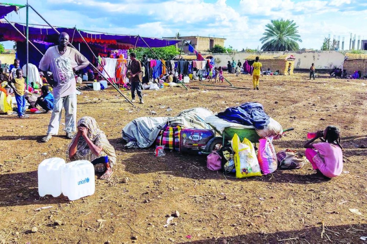 سودانيون فارون من القتال يصلون إلى مخيم للنازحين شرقي البلاد