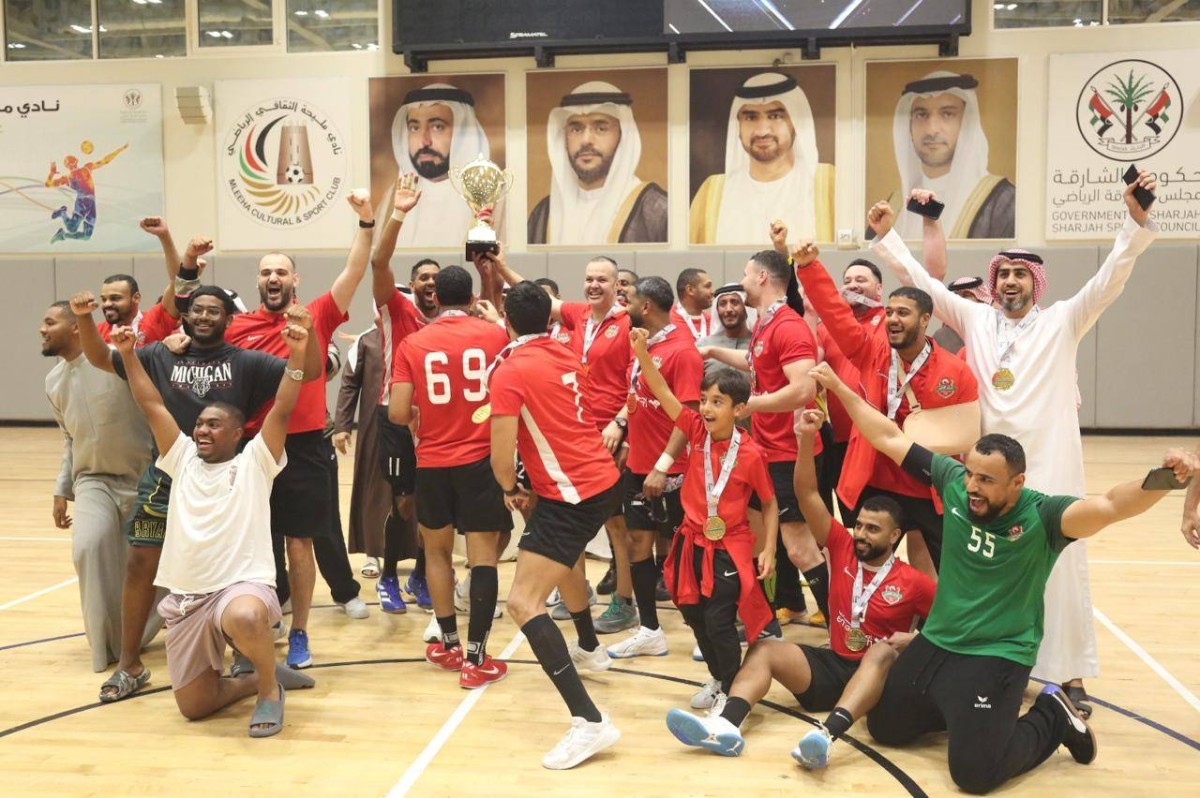شباب الأهلي يتوج بكأس سوبر اليد