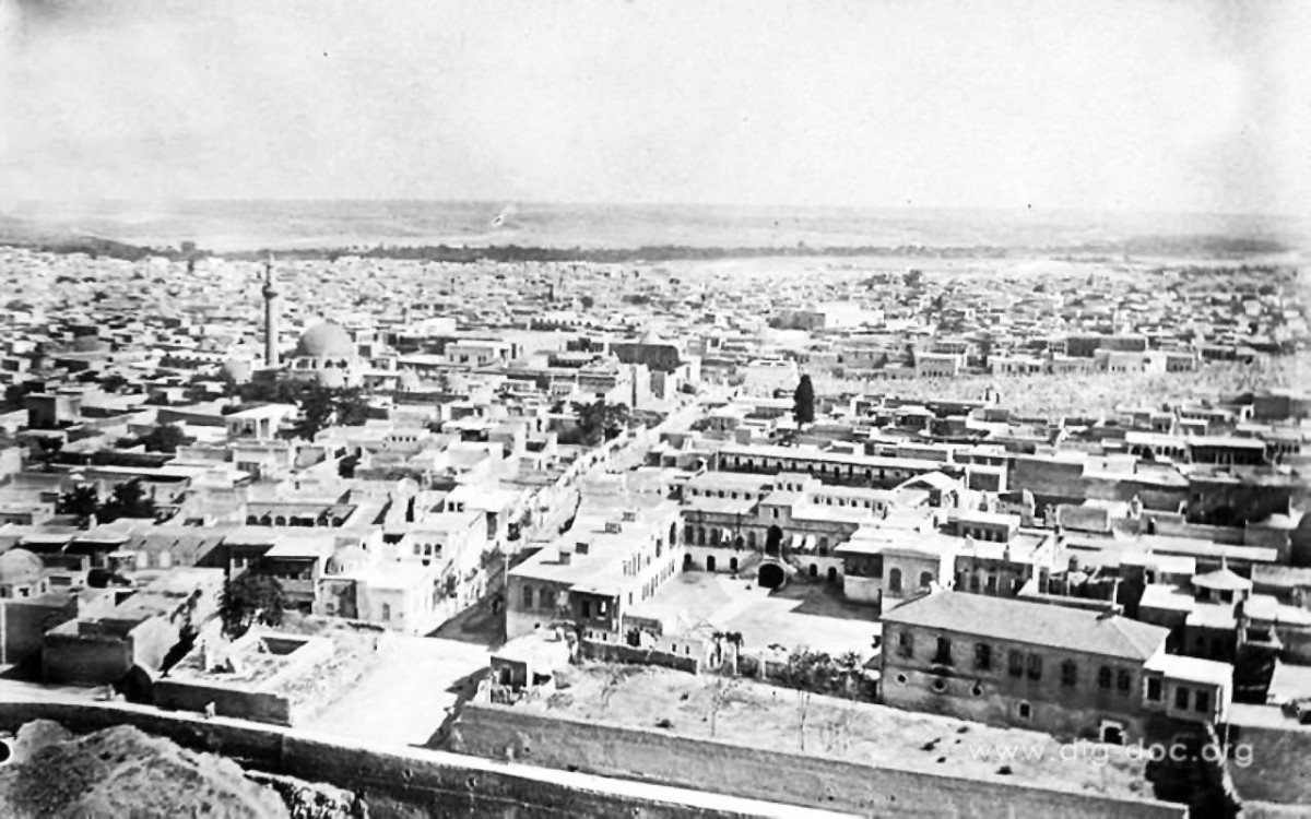 962 القوات البيزنطية تقتحم مدينة حلب خلال الحروب العربية البيزنطية تحت قيادة نقفور فوقاس.