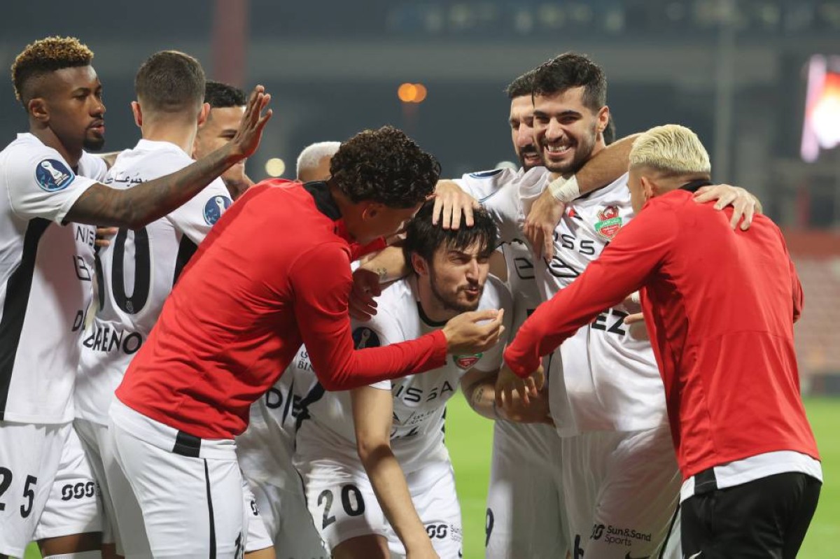سردار وكارتابيا يقودان شباب الأهلي للفوز على النصر في كأس المحترفين