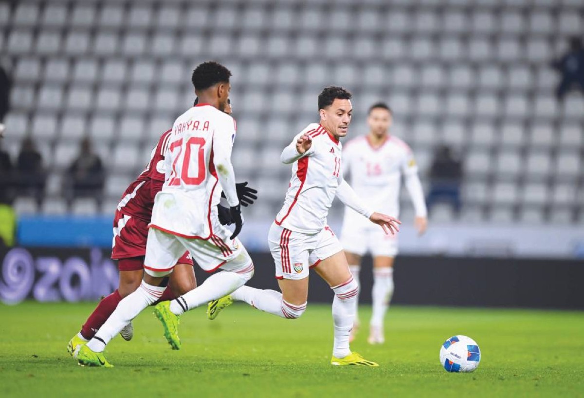 جانب من مواجهة منتخبي الإمارات وقطر في «خليجي زين 26»